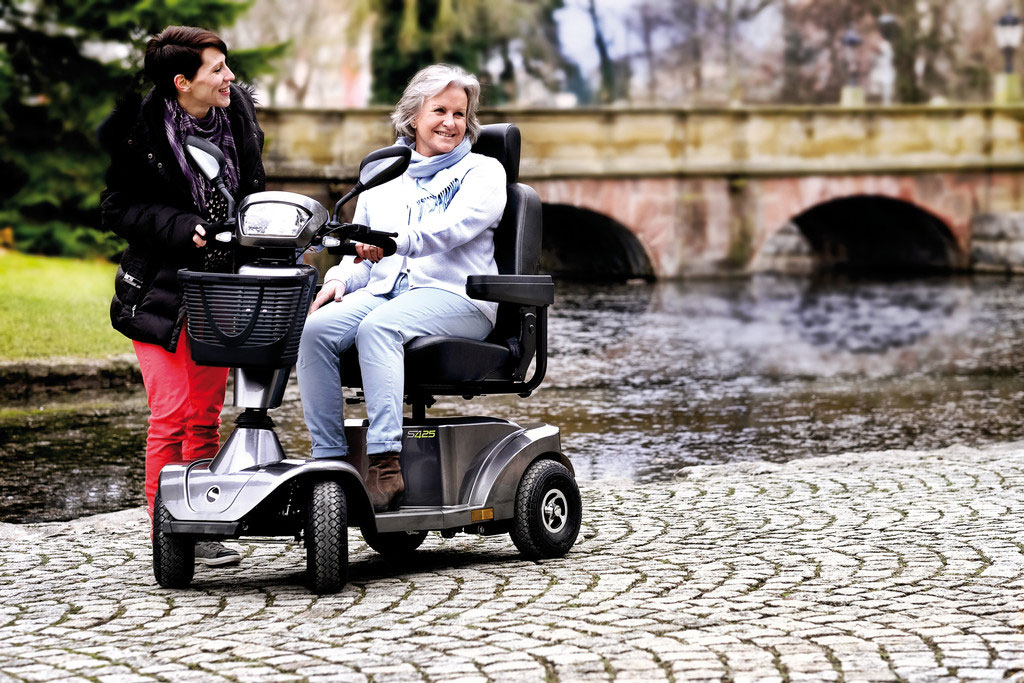 Scooter eléctrico o silla de ruedas para mayores, ¿qué elegir?