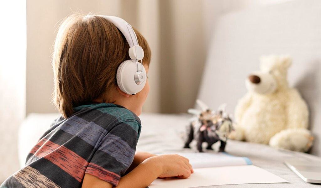 Los mejores auriculares para niños, buenos para ellos y para tu